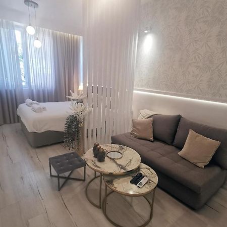 Ferienwohnung Lindy V Athen Exterior foto